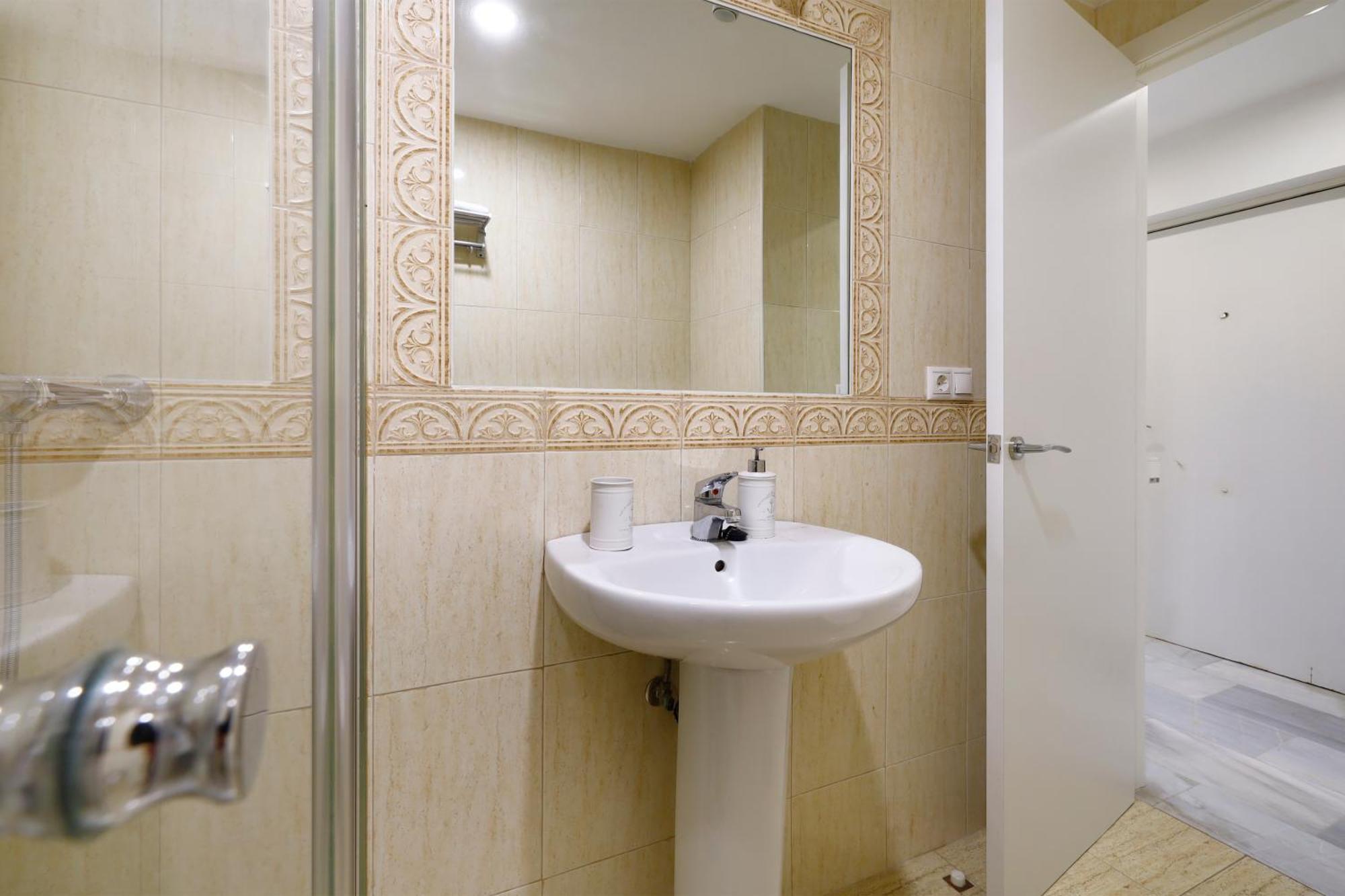 Appartement Encanto En La Juderia: Con Patio *